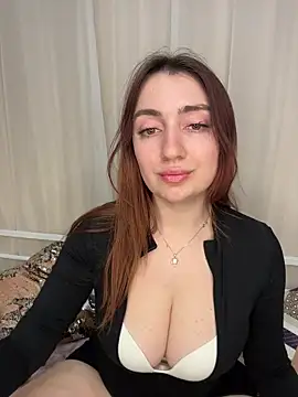 Linnea  online show from 02-12-26, 05:45