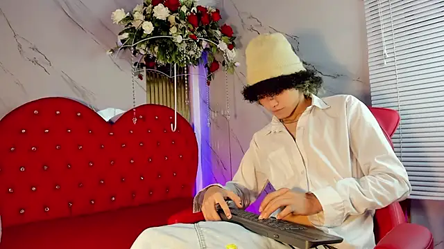 thanier 18 online show from 06-25-26, 07:19