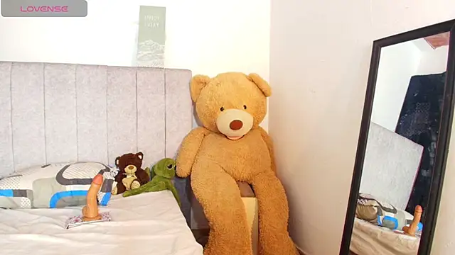 zeire  online show from 04-15-26, 09:04