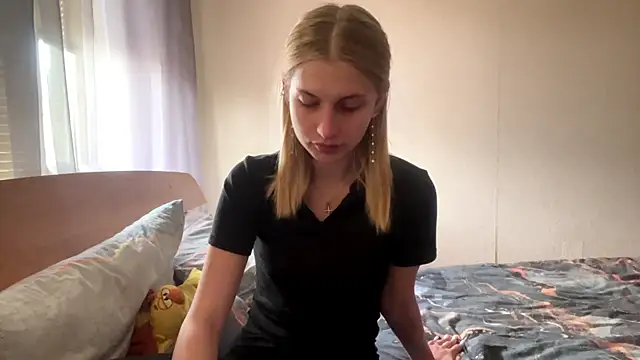 JeneeEady online show from 04-11-26, 06:21