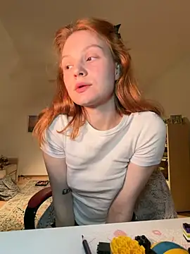 Snapshot of mad_girlygirl chatting on 02-16-26, 08:40 mad girlygirl online show from 02-16-26, 08:40