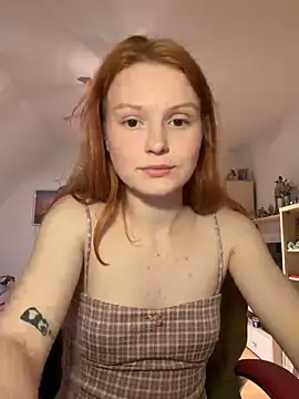 Snapshot of mad_girlygirl chatting on 02-05-26, 07:21 mad girlygirl online show from 02-05-26, 07:21