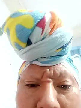 Snapshot of perrit17 chatting on 02-19-26, 07:27 perrit17 online show from 02-19-26, 07:27