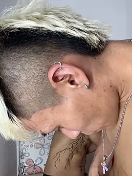 MaxyRyan online show from 03-25-26, 07:02