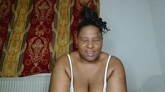 CurvySashia online show from 05-04-26, 12:25