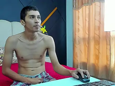 Snapshot of MiaANDrony chatting on 02-14-26, 12:27 MiaANDrony online show from 02-14-26, 12:27