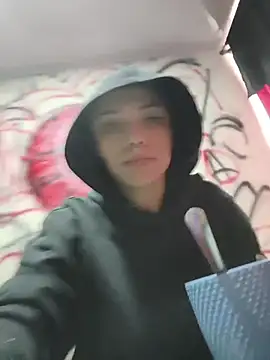 CharlotteKravizz online show from 02-25-26, 05:46