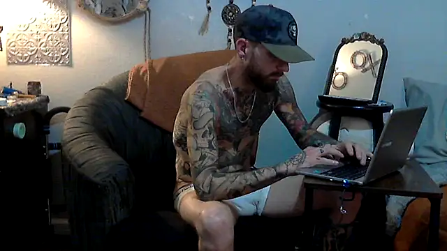 Snapshot of F_D_R_ chatting on 02-19-26, 06:43 F D R online show from 02-19-26, 06:43