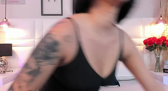 RaquelHyde  online show from 06-09-26, 08:21
