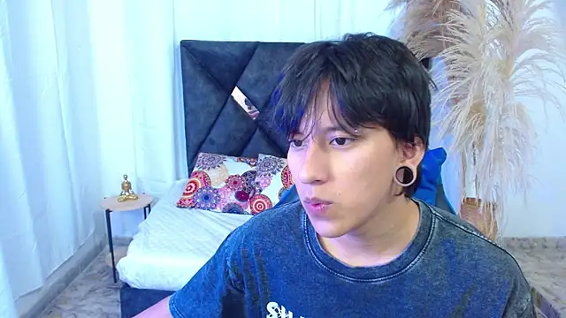 nikoo 18 online show from 02-24-26, 01:45