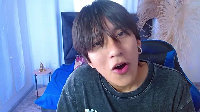 nikoo 18 online show from 03-26-26, 02:15