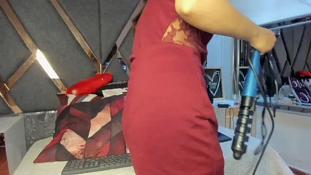 Maggyx online show from 05-13-26, 02:35