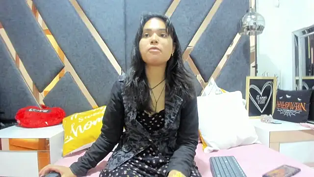 Snapshot of Maggyx chatting on 02-19-26, 01:41 Maggyx online show from 02-19-26, 01:41