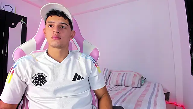 Snapshot of Adrian_Prime_ chatting on 02-17-26, 06:27 Adrian Prime online show from 02-17-26, 06:27