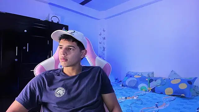 Snapshot of Adrian_Prime_ chatting on 02-21-26, 06:54 Adrian Prime online show from 02-21-26, 06:54