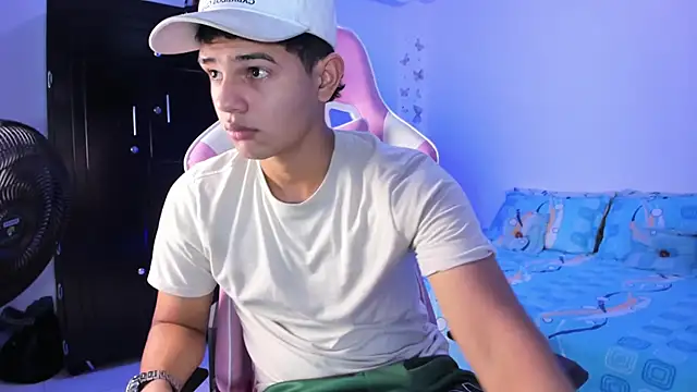 Snapshot of Adrian_Prime_ chatting on 02-25-26, 08:08 Adrian Prime online show from 02-25-26, 08:08