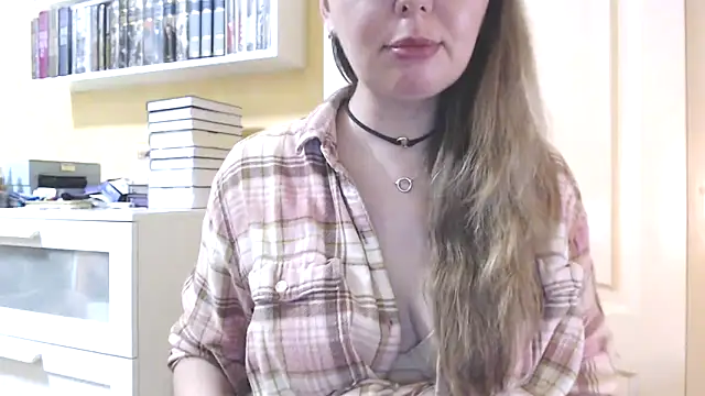 Snapshot of Tasiya chatting on 02-22-26, 07:48 Tasiya online show from 02-22-26, 07:48