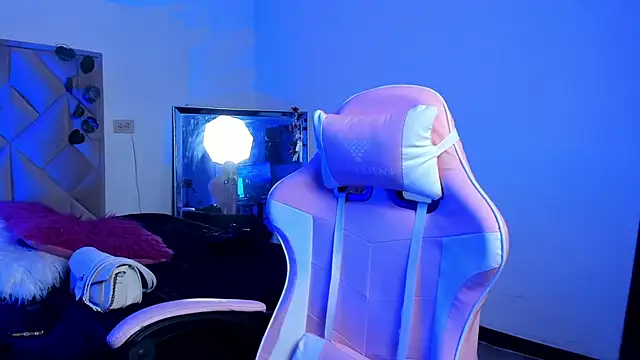 Chloe Miller 2 online show from 03-17-26, 07:17