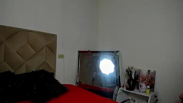 Chloe Miller 2 online show from 04-20-26, 06:31