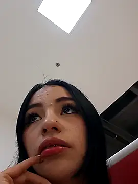 Chloe Miller 2 online show from 04-12-26, 09:29