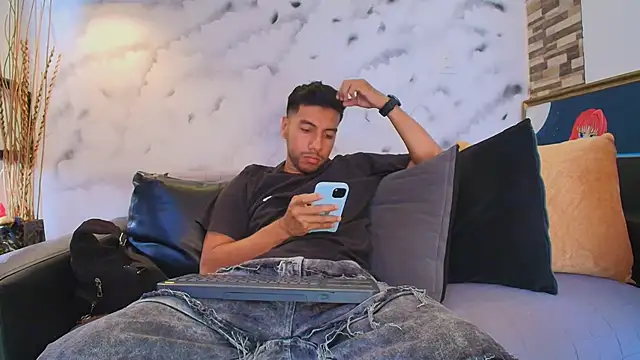 Max Hornye online show from 03-27-26, 06:53