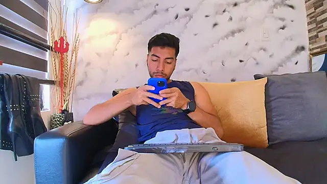 Max Hornye online show from 03-05-26, 07:43