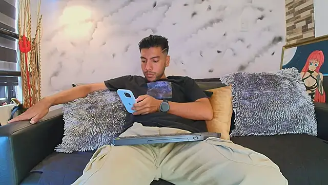 Max Hornye online show from 04-11-26, 06:44