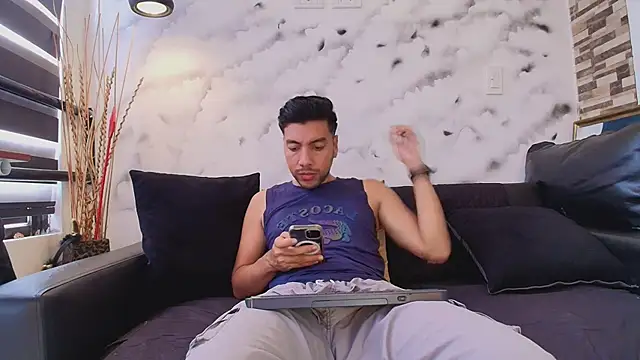 Max Hornye online show from 04-18-26, 06:54