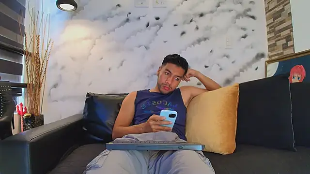 Max Hornye online show from 03-26-26, 07:12