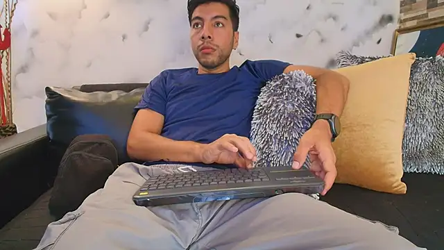 Max Hornye online show from 04-07-26, 06:43