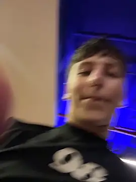 ARON LUXX online show from 04-18-26, 05:04