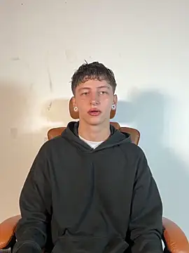 ARON LUXX online show from 03-16-26, 06:32