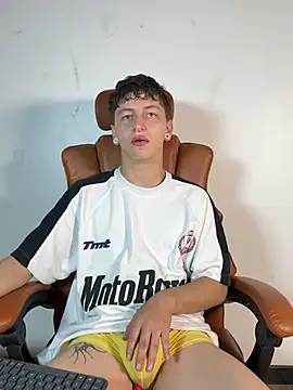 ARON LUXX online show from 03-24-26, 04:07