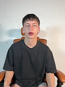 ARON LUXX online show from 03-21-26, 02:32