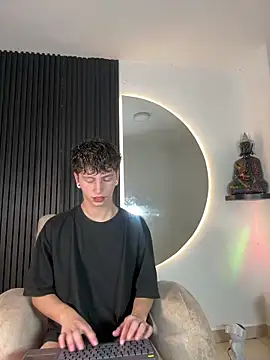 Snapshot of ARON_LUXX chatting on 02-14-26, 03:07 ARON LUXX online show from 02-14-26, 03:07