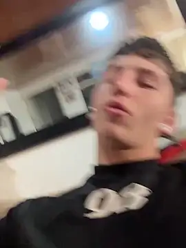 Snapshot of ARON_LUXX chatting on 03-03-26, 08:27 ARON LUXX online show from 03-03-26, 08:27