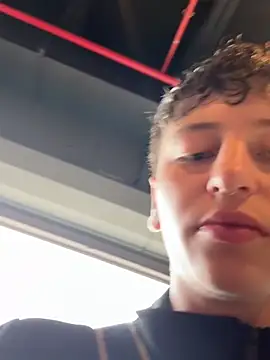 ARON LUXX online show from 04-15-26, 04:11