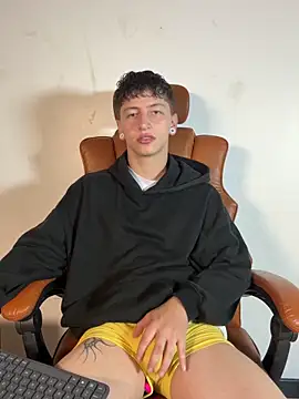 ARON LUXX online show from 03-18-26, 06:09