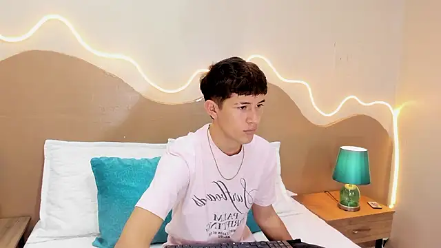 Christian Foxx online show from 03-24-26, 01:44