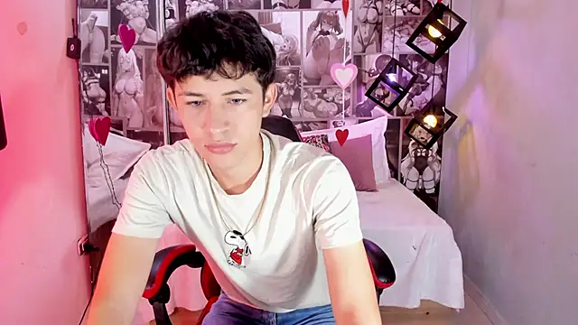 Snapshot of Christian_Foxx chatting on 02-15-26, 01:32 Christian Foxx online show from 02-15-26, 01:32