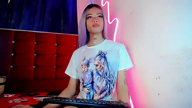 DahliaGill online show from 05-12-26, 04:57