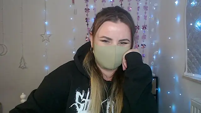 Avelina1 online show from 04-18-26, 07:29