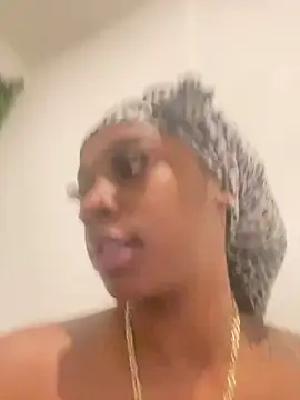 Snapshot of prettybrown9 chatting on 02-04-26, 01:55 prettybrown9 online show from 02-04-26, 01:55