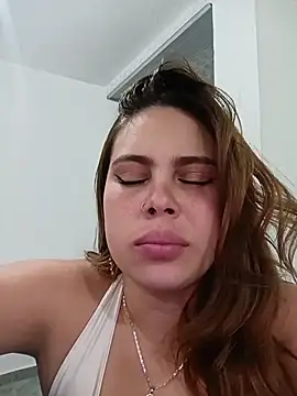 Snapshot of Rouse_24_ chatting on 04-23-26, 12:17 Rouse 24 online show from 04-23-26, 12:17