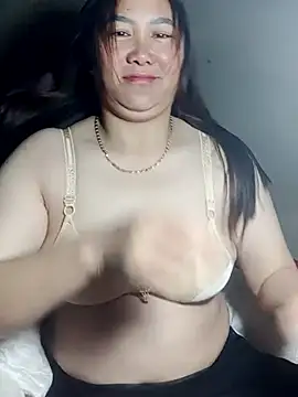 Snapshot of bongtuyet11 chatting on 02-05-26, 01:07 bongtuyet11 online show from 02-05-26, 01:07