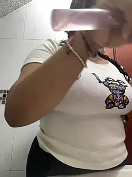 Snapshot of Ximena_firee chatting on 02-23-26, 11:22 Ximena firee online show from 02-23-26, 11:22