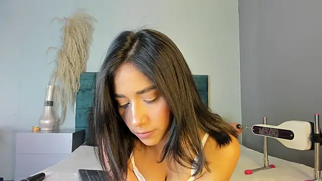 LiaHarpers online show from 04-13-26, 10:47