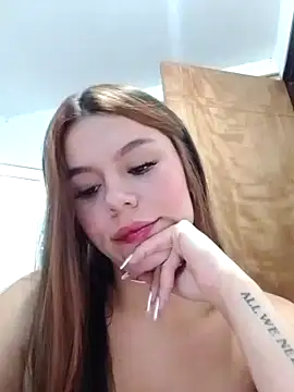 EmiNavarro online show from 06-25-26, 10:37