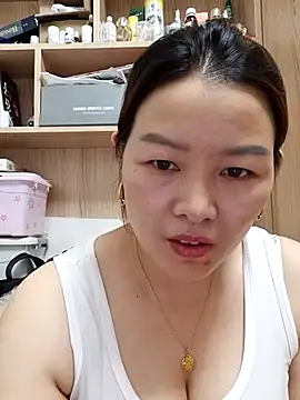 Snapshot of Jennie_dogy chatting on 07-16-26, 12:29 Jennie dogy online show from 07-16-26, 12:29