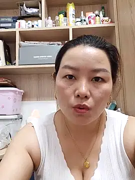 Snapshot of Jennie_dogy chatting on 06-23-26, 01:58 Jennie dogy online show from 06-23-26, 01:58